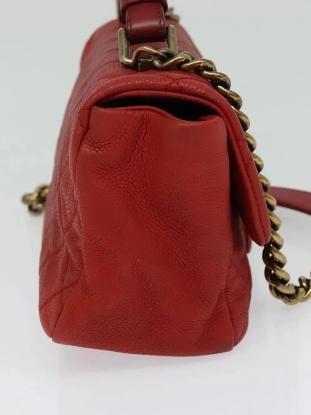 CHANEL brand	chanel color	red